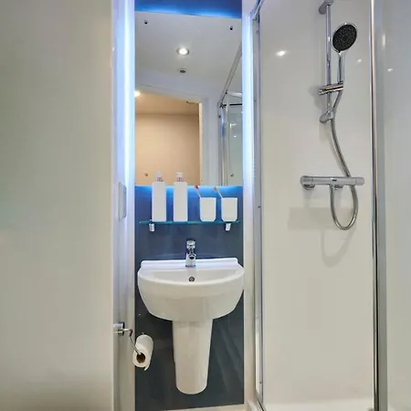 Modern Ensuite Bedrooms With Shared Kitchen At York House In Nottingham For Students Only Exterior photo