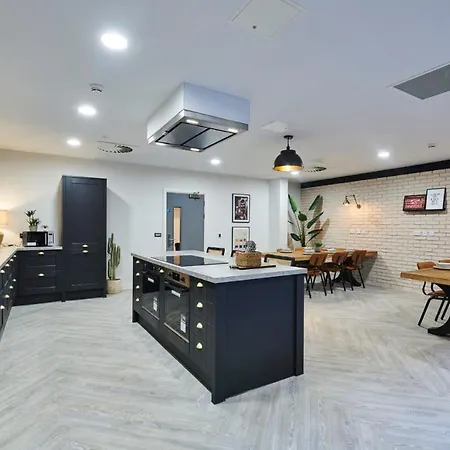 Modern Ensuite Bedrooms With Shared Kitchen At York House In Nottingham For Students Only Exterior photo