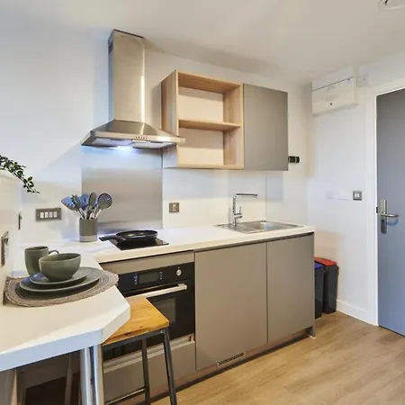 Modern Ensuite Bedrooms With Shared Kitchen At York House In Nottingham For Students Only Exterior photo