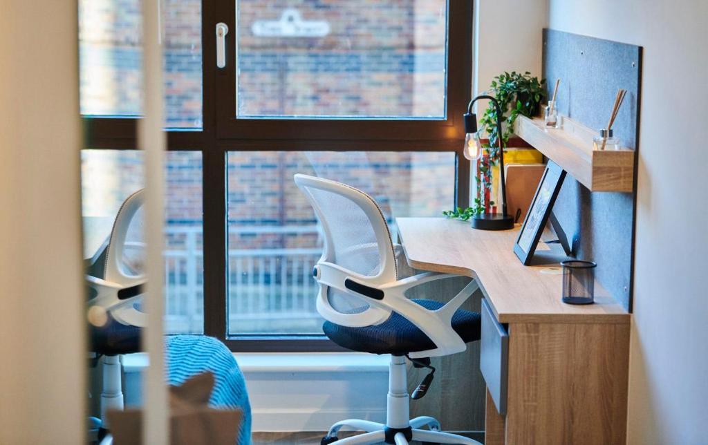 Apartment Modern Ensuite Bedrooms With Shared Kitchen At York House In For Students Only *